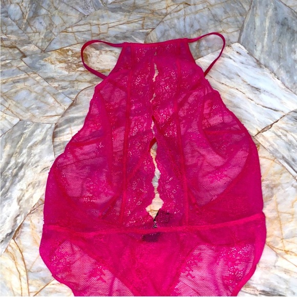 NEW VS  VERY SEXY Keyhole Lace Teddy Small - Picture 12 of 12